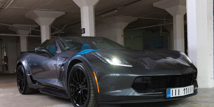 Osedlejte americké legendy: jízda ve vozech Chevrolet Corvette a Ford Raptor
