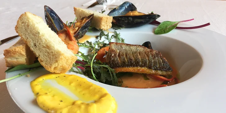 Gurmánské 5chodové menu: bouillabaisse, rump steak i čokoládový fondant
