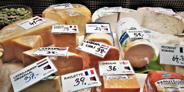 600 nebo 1000 g sýrů z kravského i kozího mléka: Brie, Manouri či Comté