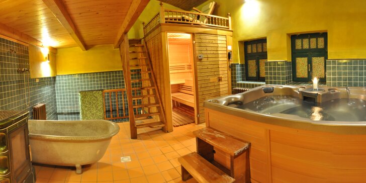 Prvorepublikový 4* hotel v Jičíně na 1–2 noci s jídlem, wellness i masáží