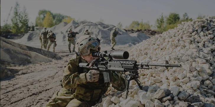 Zahrajte si na vojáky: airsoftové bitvy otevřené profíkům i amatérům venku