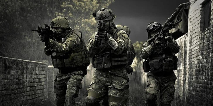 Zahrajte si na vojáky: airsoftové bitvy otevřené profíkům i amatérům venku