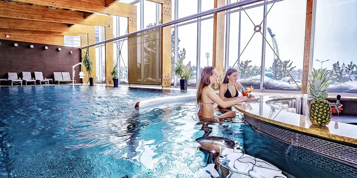 Vodní i wellness svět v AquaCity Poprad: celodenní vstup a možnost menu