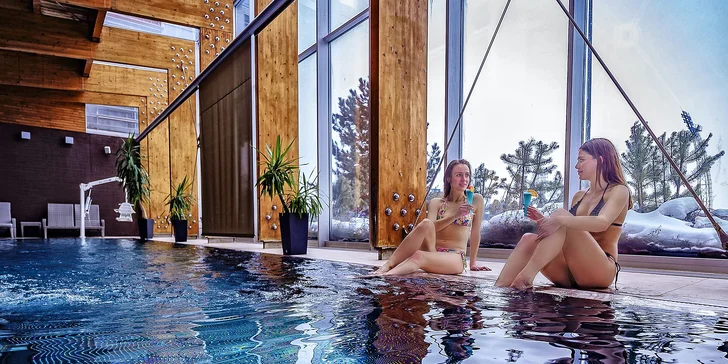 Vodní i wellness svět v AquaCity Poprad: celodenní vstup a možnost menu