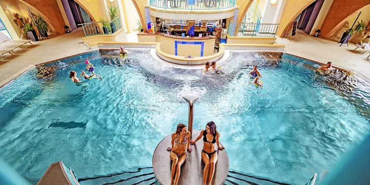 Vodní i wellness svět v AquaCity Poprad: celodenní vstup a možnost menu