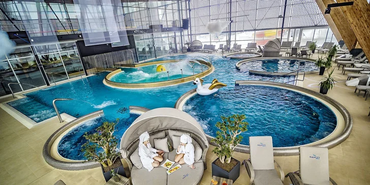 Vodní i wellness svět v AquaCity Poprad: celodenní vstup a možnost menu