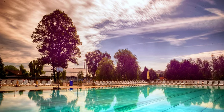 Vodní i wellness svět v AquaCity Poprad: celodenní vstup a možnost menu