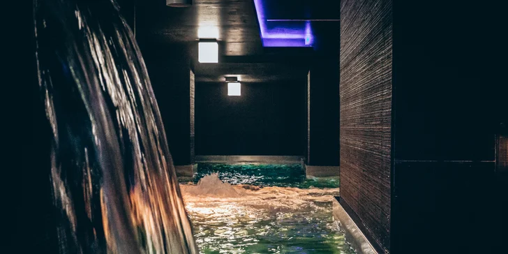 Vodní i wellness svět v AquaCity Poprad: celodenní vstup a možnost menu