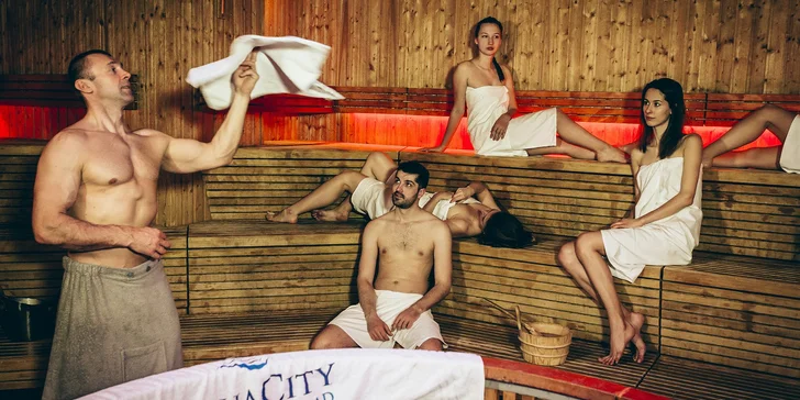 Vodní i wellness svět v AquaCity Poprad: celodenní vstup a možnost menu