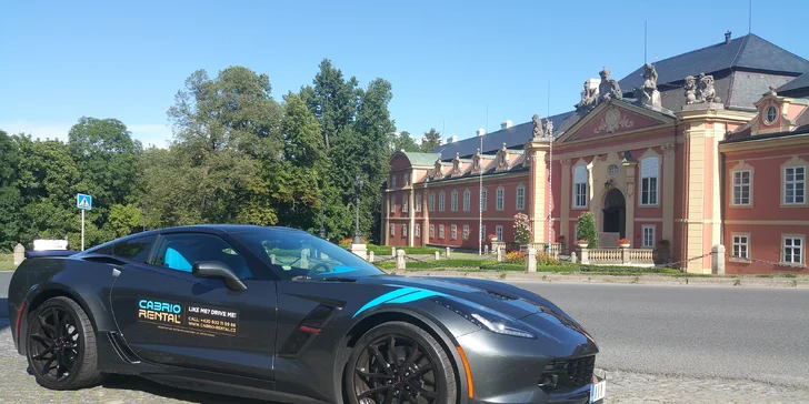 Osedlejte americké legendy: jízda ve vozech Chevrolet Corvette a Ford Raptor