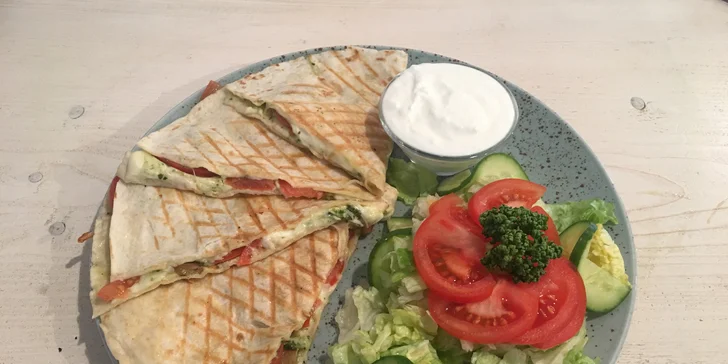 Pauza na Mexiko: Čerstvá quesadilla plněná dle výběru pro 1 nebo 2