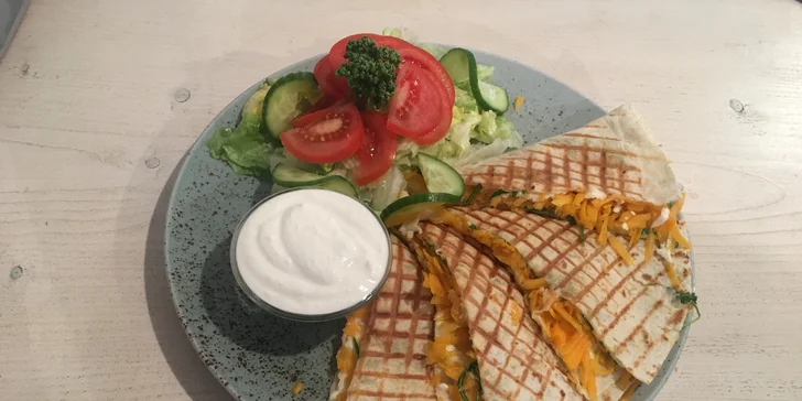 Pauza na Mexiko: Čerstvá quesadilla plněná dle výběru pro 1 nebo 2
