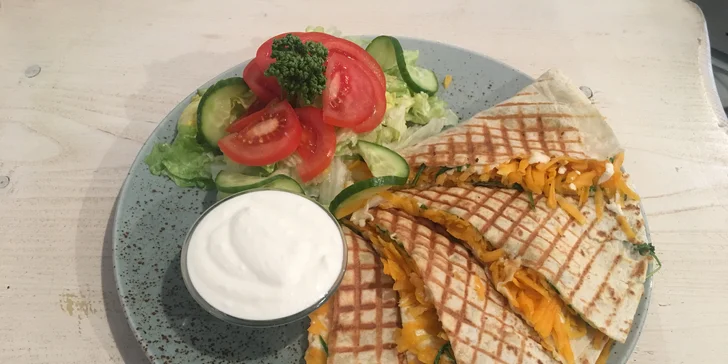 Pauza na Mexiko: Čerstvá quesadilla plněná dle výběru pro 1 nebo 2