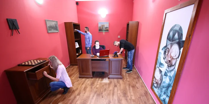 Záhada z Louvru: tajemná únikovka pro dvojici nebo partu detektivů