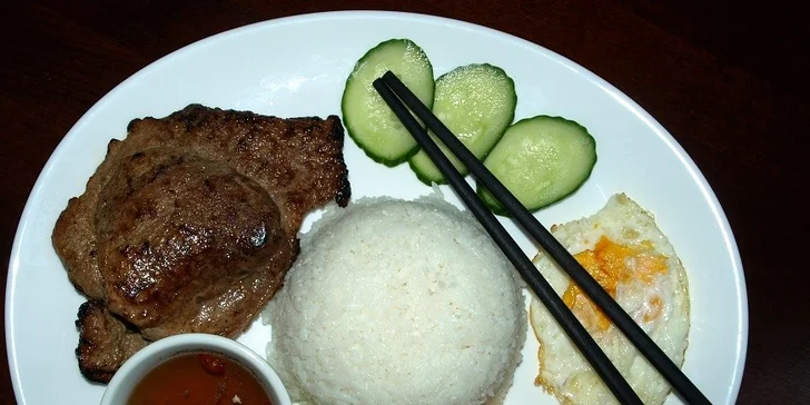 Vietnamské menu pro dva v restauraci Madame Lyn