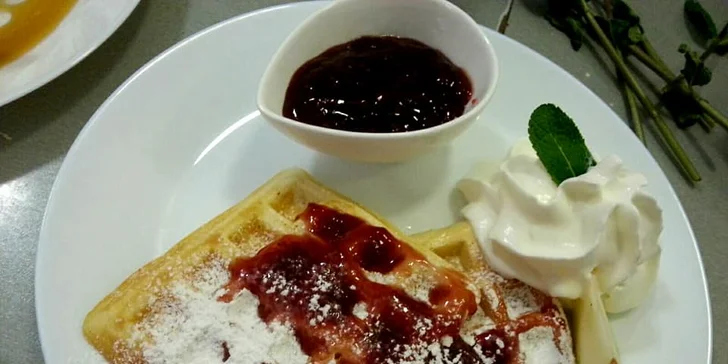 Snídaňové menu dle výběru v originálním americkém bistru
