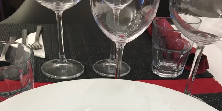 Degustační 6chodové menu u zámku: mořské plody, risotto i steak z tuňáka