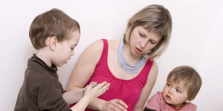 Máte malé dítě a potřebujete vzpruhu? Přijďte k nám na masáž s hlídáním dětí