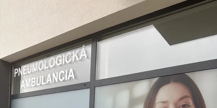 Dbajú na absolútnu symetriu a presnosť pri zaznačení miesta vpichu.