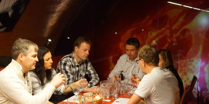 Řízená degustace 8 vzorků kvalitních vín s párováním s farmářskými sýry