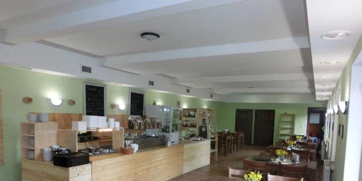 Vegetariánská tortilla a ovocná nebo zeleninová šťáva pro dva