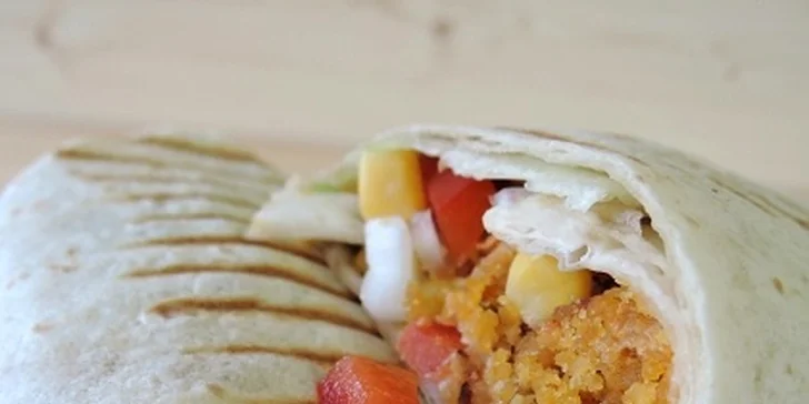 Vegetariánská tortilla a ovocná nebo zeleninová šťáva pro dva