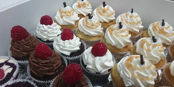 Bezlepkové cupcaky: 6 nebo 12 ks, čokoládový, vanilkový i mrkvový