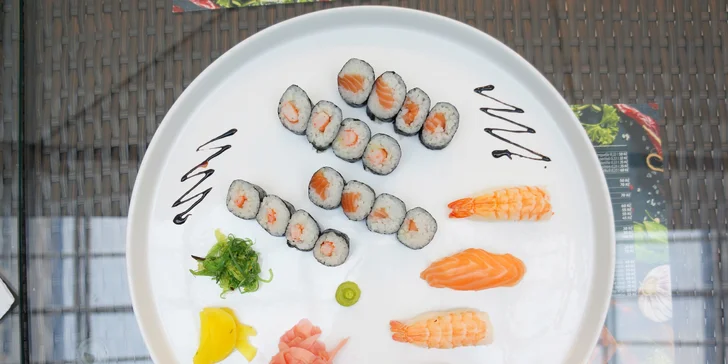 Sushi hostina pro jednoho nebo dva v restauraci Tanuki