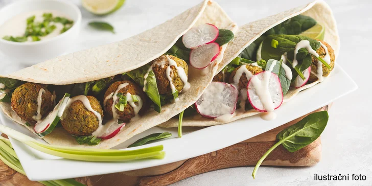 Vegetariánská tortilla a ovocná nebo zeleninová šťáva pro dva