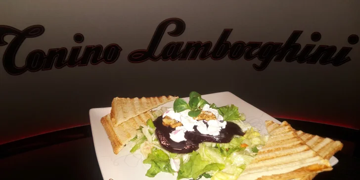 Zdravé obědové menu: salát dle výběru, káva nebo dom. limonáda a zákusek