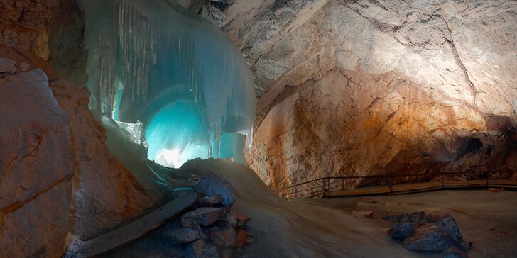 Největší ledová jeskyně světa a Salzburg patřící mezi památky UNESCO