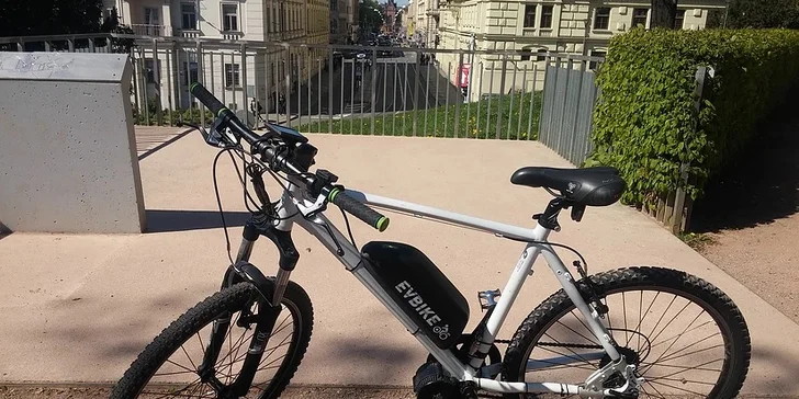 Projeďte se Brnem: celodenní pronájem elektrokola včetně helmy a zámku