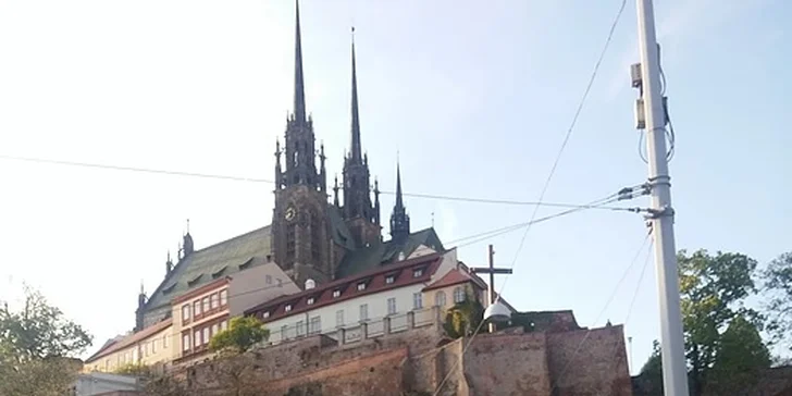 Projeďte se Brnem: celodenní pronájem elektrokola včetně helmy a zámku