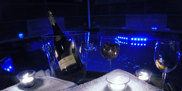1 nebo 2 noci v apartmánu s vlastní vířivkou: sekt, občerstvení a snídaně