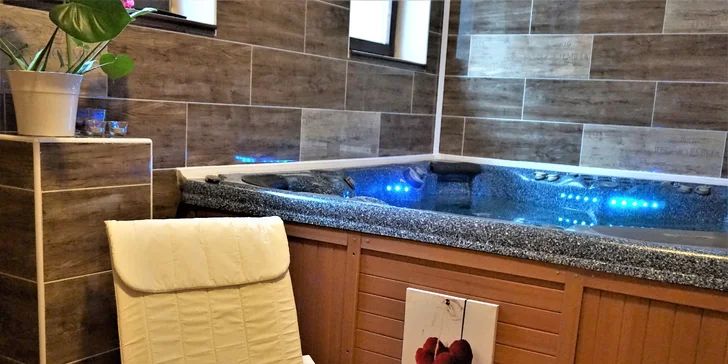 1 nebo 2 noci v apartmánu s vlastní vířivkou: sekt, občerstvení a snídaně