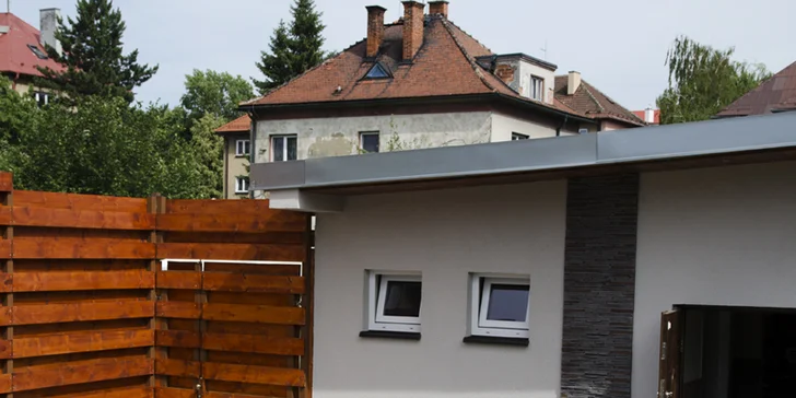 Grill menu pro 2: vepřová žebra, pečené brambory, bagetky, salát i Pepsi a sklenička BBQ omáčky jako dárek