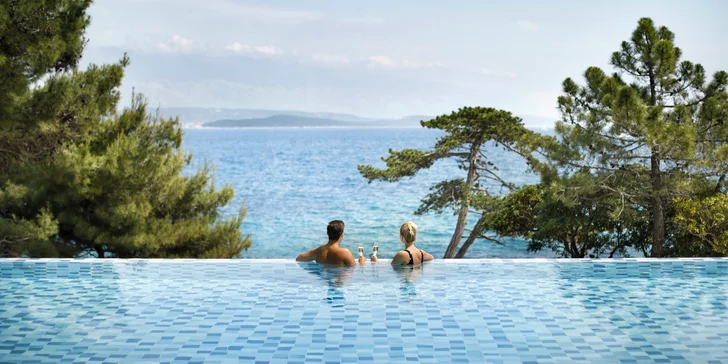 Dovolenka na chorvátskom ostrove Rab: pobyt v 4* Valamar Carolina Hotel s polpenziou a infinity bazénom