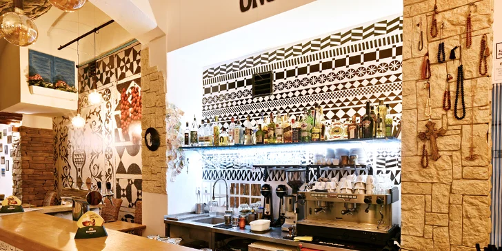 Řecko na Vinohradech: dárkový voucher na cokoli z menu taverny