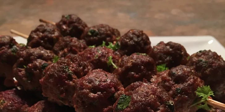 Mlsejte zdravě: slané i sladké rauty na oslavy a malé či velké raw dorty