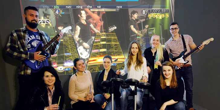 Párty/oslava až pro 20 přátel v HighFive baru: drinky, zábava a Play Zone