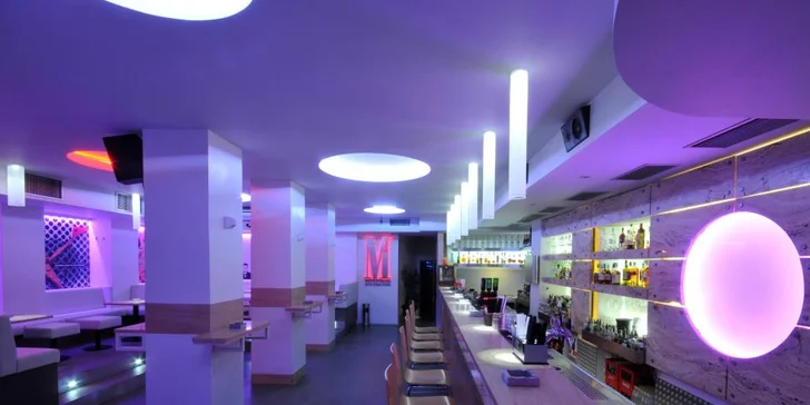 Připijte víkendu klasikou: 1, 2 nebo 4 míchané drinky v music clubu Mandarin