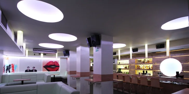 Připijte víkendu klasikou: 1, 2 nebo 4 míchané drinky v music clubu Mandarin
