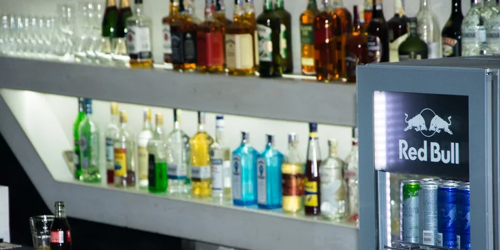 Připijte víkendu klasikou: 1, 2 nebo 4 míchané drinky v music clubu Mandarin