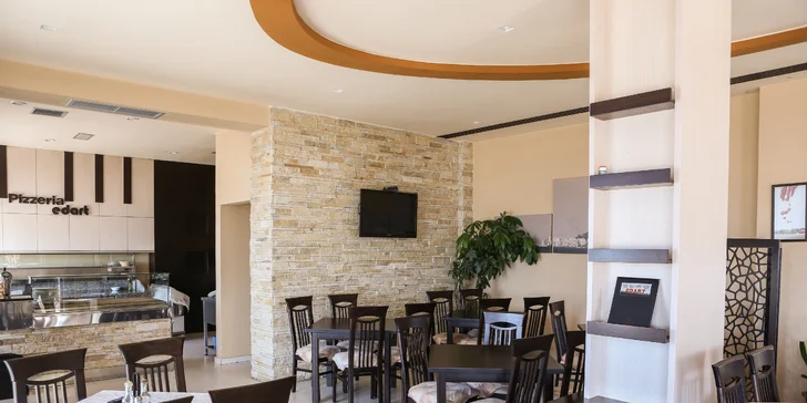 Dovolená v Albánii: 7 nocí v hotelu přímo na pláži s light all inclusive