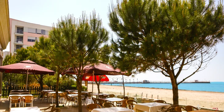 Dovolená v Albánii: 7 nocí v hotelu přímo na pláži s light all inclusive