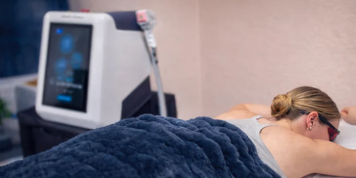 Laserová epilace nabízí řešení pro podpaží, intimní partie, lýtka, celé nohy i oblast bikin.