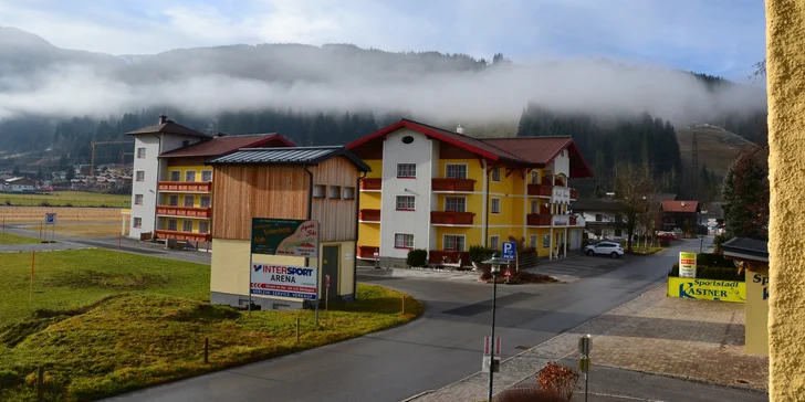 Čeká vás úžasná příroda. (výhled z balkonu z apartmánu 1).