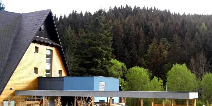 Vzhůru do Beskyd: Apartmán pro 3 osoby, vyhřívaný bazén a sleva na wellness