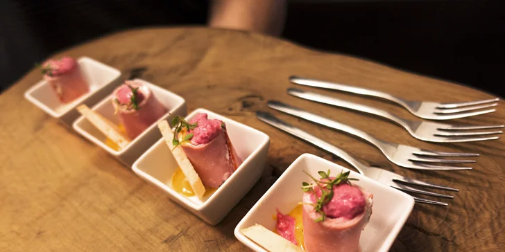 Degustace 8 druhů pálenky a 8 druhů tapas ve sklepení ze 16. století