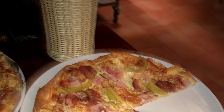 Italská dvojka: 2 velké pizzy o průměru 36 cm dle vašeho výběru
